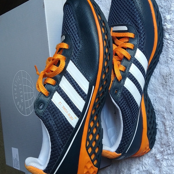 Adidas new York 12 shoes. - Picture 7 of 7